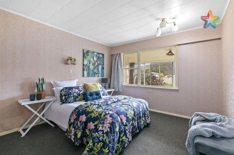 Photo of property in 35 Percy Cameron Street, Avalon, Lower Hutt, 5011