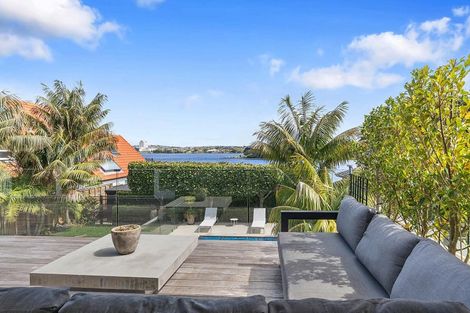 Photo of property in 306 Hurstmere Road, Takapuna, Auckland, 0622
