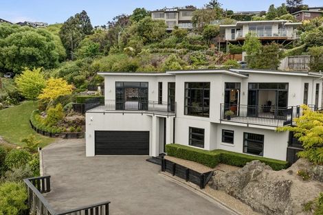 Photo of property in 16 Iles Lane, Cashmere, Christchurch, 8022