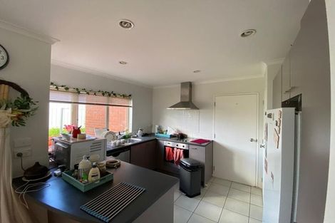 Photo of property in 44 Brashier Circle, Sunnyvale, Auckland, 0612