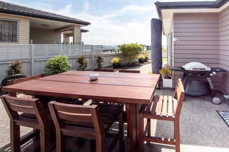 Photo of property in 20 The Fjord, Aotea, Porirua, 5024