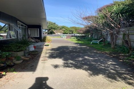 Photo of property in 3 Bahama Crescent, Paraparaumu Beach, Paraparaumu, 5032