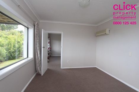 Photo of property in 17 Larkins Street, Helensburgh, Dunedin, 9010