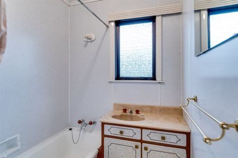 Photo of property in 3 Shackleton Street, Maraenui, Napier, 4110