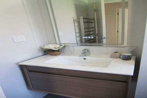 Photo of property in 10/2 Nikau Street, New Lynn, Auckland, 0600