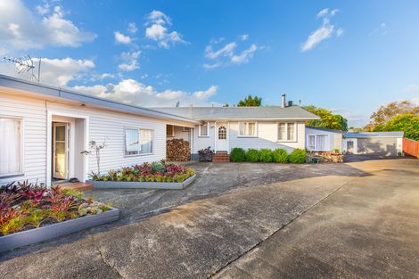 Photo of property in 40 Woodglen Road, Glen Eden, Auckland, 0602