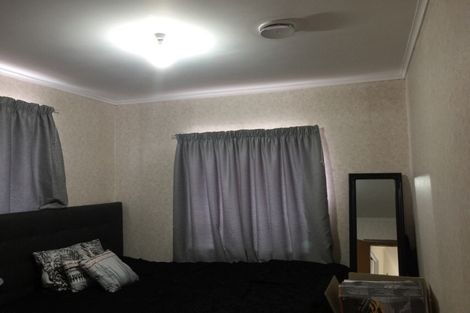 Photo of property in 18 Vera Road, Te Atatu South, Auckland, 0610