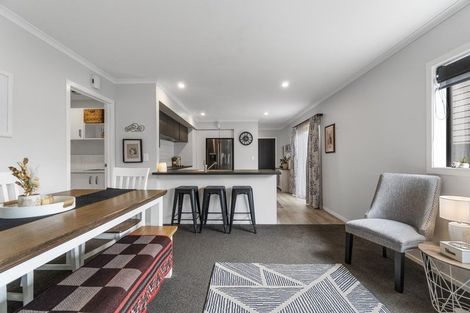 Photo of property in 24 Old Farm Road, Hamilton East, Hamilton, 3216