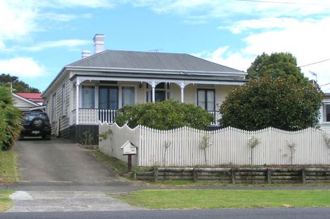 Photo of property in 22 Richmond Avenue, Northcote Point, Auckland, 0627
