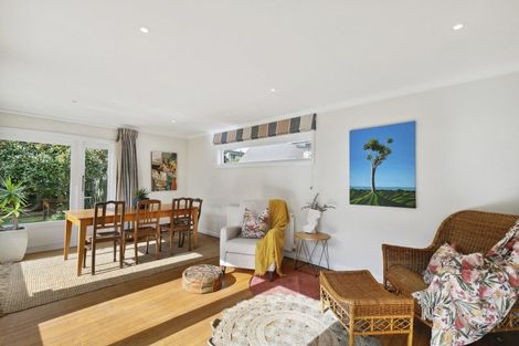 Photo of property in 21a Ngatoto Street, Khandallah, Wellington, 6035