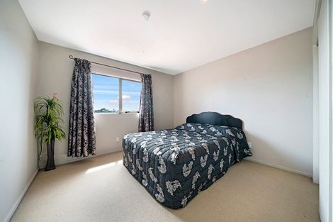 Photo of property in 10 San Fernando Way, Henderson, Auckland, 0612