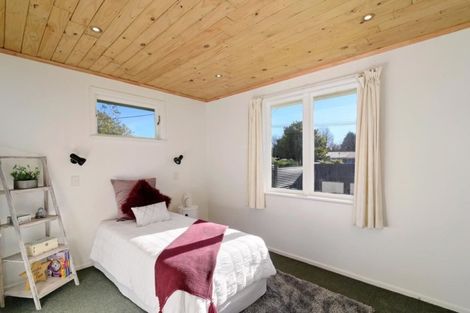 Photo of property in 28 Charles Road, Hannahs Bay, Rotorua, 3010