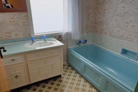 Photo of property in 5 Southern Cross Crescent, Island Bay, Wellington, 6023