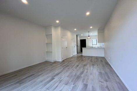 Photo of property in 7/241 Don Buck Road, Massey, Auckland, 0614