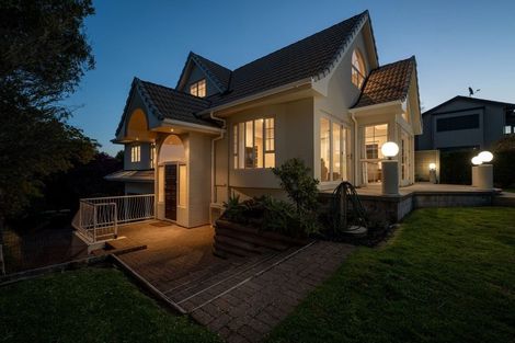 Photo of property in 6 Tupara Crescent, Kawaha Point, Rotorua, 3010