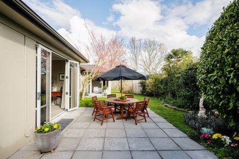 Photo of property in 61 Bowen Street, Cambridge, 3434