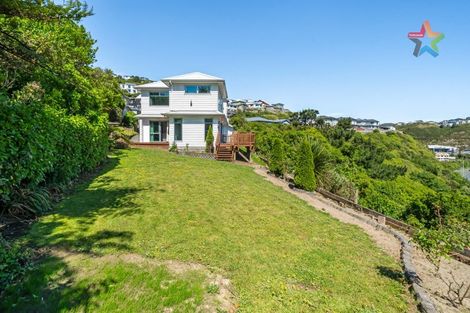 Photo of property in 18 Cresswell Place, Johnsonville, Wellington, 6037
