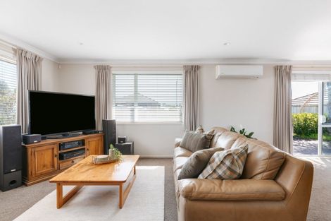 Photo of property in 12 Fairfax Crescent, Pyes Pa, Tauranga, 3112