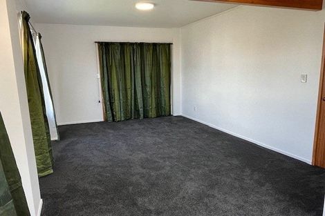 Photo of property in 24 Hurstbourn Priors, Goodwood Heights, Auckland, 2105