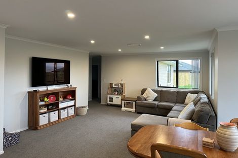 Photo of property in 8 Rayner Lane, Marton, 4710