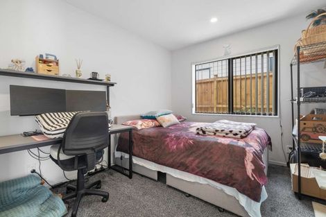 Photo of property in 6 Grandifolia Road, Takanini, 2110