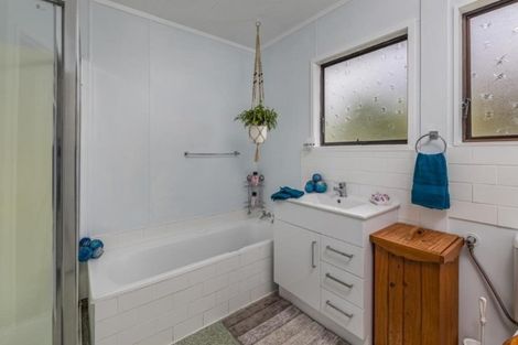 Photo of property in 14 Fairway Drive, Kerikeri, 0230