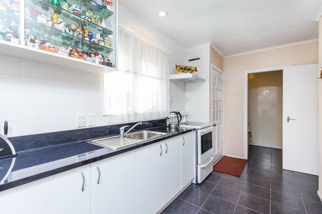 Photo of property in 40 Woodglen Road, Glen Eden, Auckland, 0602