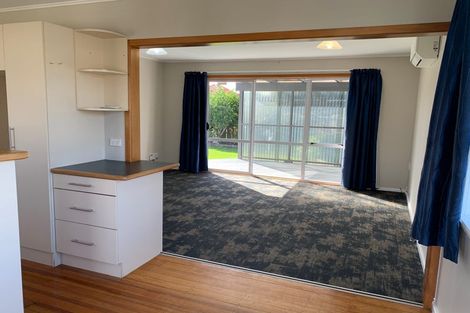 Photo of property in 406 Carrington Street, Upper Vogeltown, New Plymouth, 4310