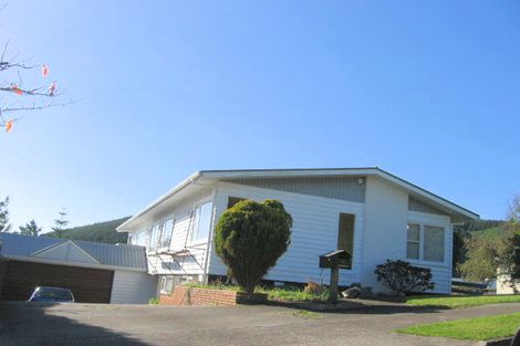 Photo of property in 61 Raroa Terrace, Tawa, Wellington, 5028