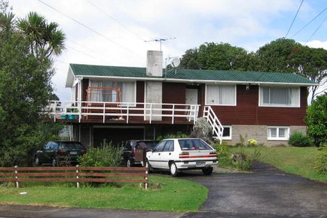 Photo of property in 15 Meadow Crescent, Te Atatu South, Auckland, 0602