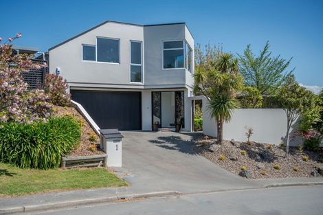 Photo of property in 1 Overdale Drive, Cashmere, Christchurch, 8022