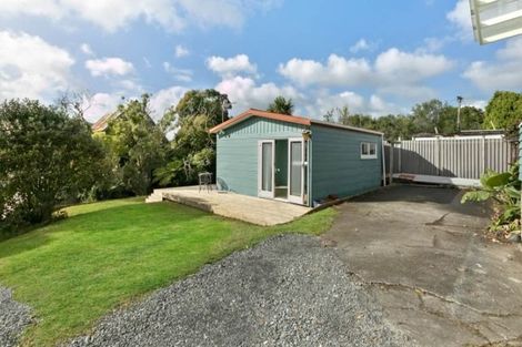 Photo of property in 18 Woodglen Road, Glen Eden, Auckland, 0602