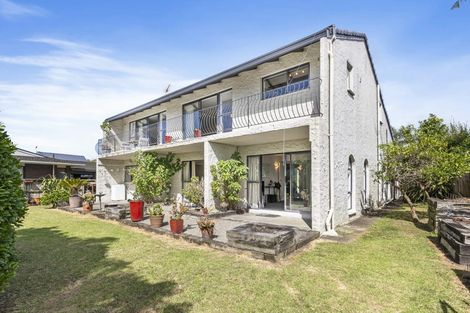Photo of property in 10 Bungalore Place, Half Moon Bay, Auckland, 2012