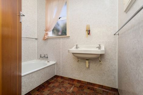 Photo of property in 23 Findlay Street, Tawa, Wellington, 5028