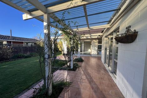 Photo of property in 11 Camberwell Place, Avonhead, Christchurch, 8042