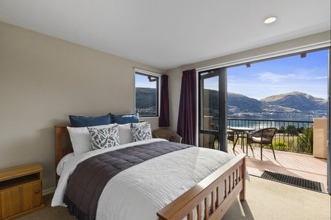 Photo of property in 17 Milward Place, Kelvin Heights, Queenstown, 9300