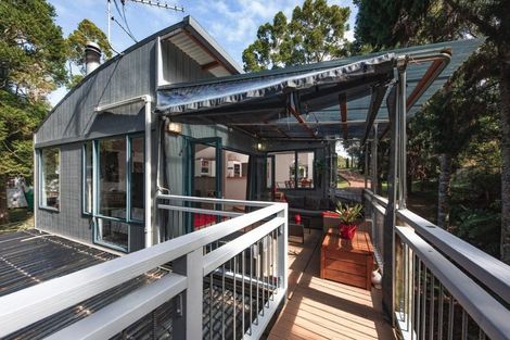 Photo of property in 220 Woodlands Park Road, Titirangi, Auckland, 0604