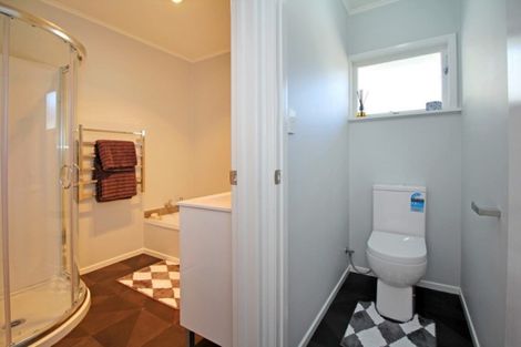 Photo of property in 6 Lawrence Crescent, Hillpark, Auckland, 2102