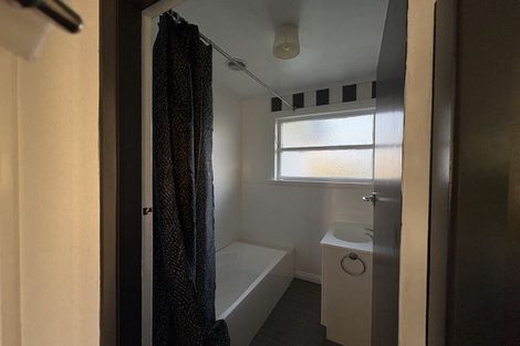 Photo of property in 15 Fox Street, Woodville, 4920