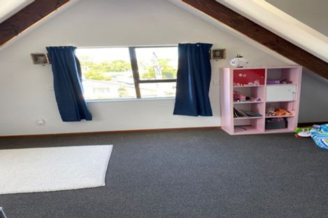 Photo of property in 2a Coniston Avenue, Te Atatu South, Auckland, 0610