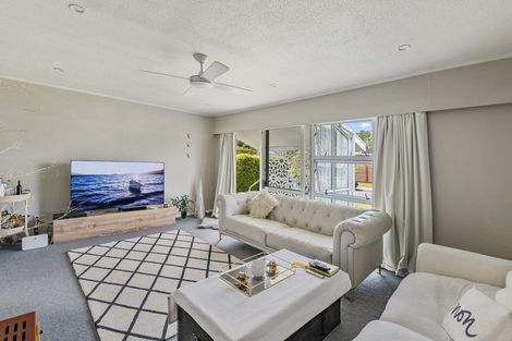 Photo of property in 13 Awatea Avenue, Paraparaumu, 5032