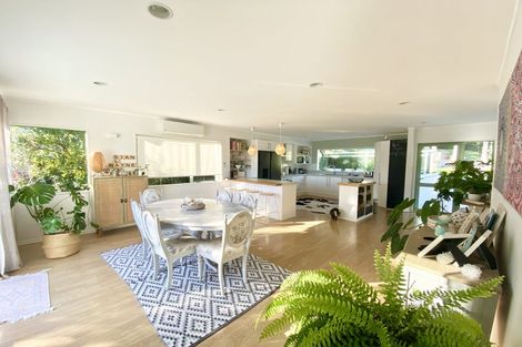 Photo of property in 12 Shannon Place, Torbay, Auckland, 0630