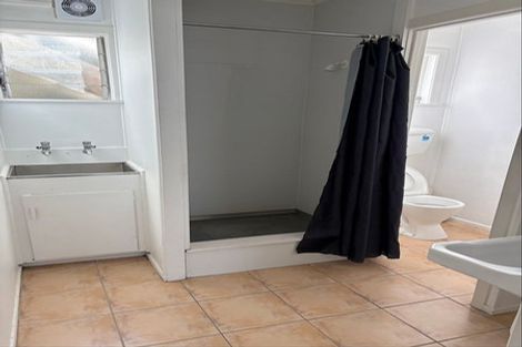 Photo of property in 4a Harris Road, Mount Wellington, Auckland, 1051