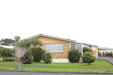 Photo of property in 40 Nevada Drive, Merrilands, New Plymouth, 4312