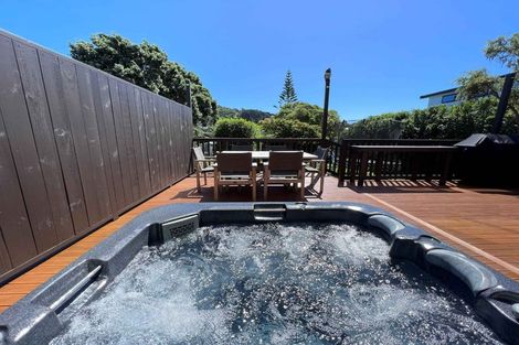 Photo of property in 8 Pukerua Beach Road, Pukerua Bay, 5026