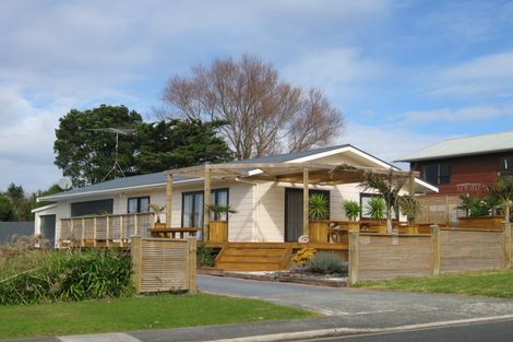 Photo of property in 6 Kauri Crescent, Snells Beach, 0920