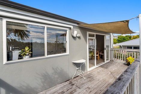 Photo of property in 49a Onewa Road, Northcote, Auckland, 0627
