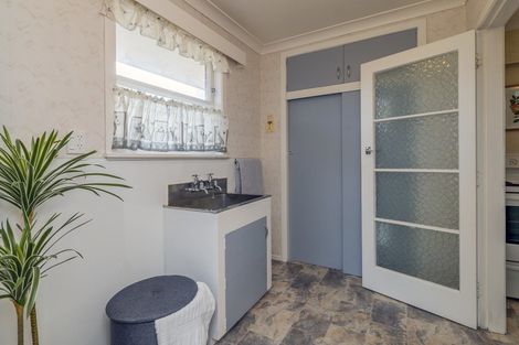 Photo of property in 611 Queen Street East, Levin, 5510