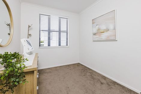 Photo of property in 15 Saddleback Crescent, Papakura, 2110