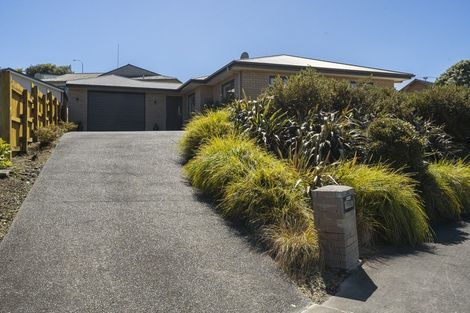 Photo of property in 39 Dahlstrom Grove, Kelvin Grove, Palmerston North, 4414